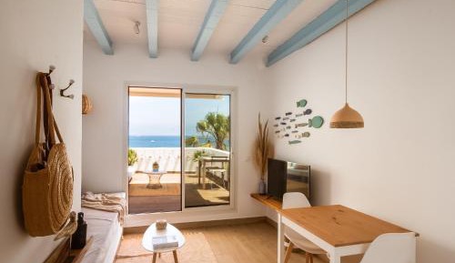 Deluxe Triple Room with Sea View