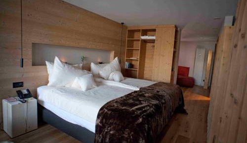 Suite with Mountain View