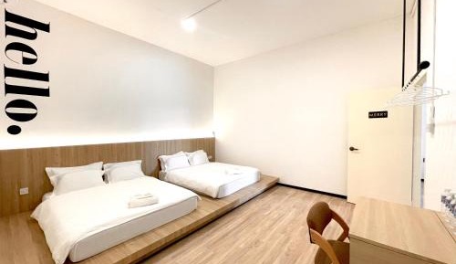 Deluxe One-Bedroom Apartment