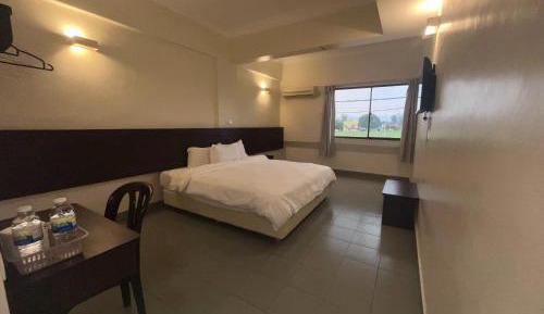 Deluxe Double Room (2 Adults + 1 Child)