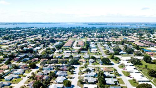 Three-Bedroom Holiday Home 