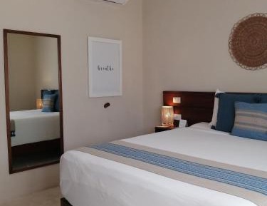 Standard Queen Room