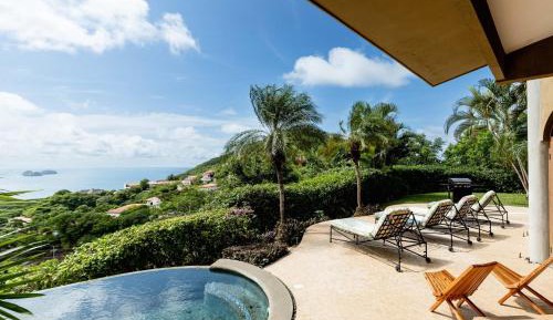 Five-Bedroom Holiday Home