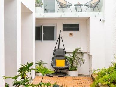 One-Bedroom Deluxe Apartment