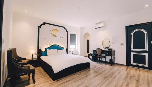 Deluxe Double Room with Balcony