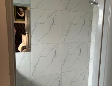 Deluxe Queen Suite