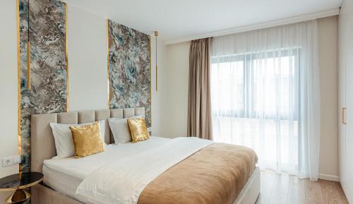 One-Bedroom Apartment with Balcony