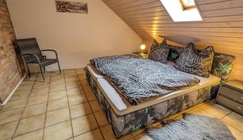 One-Bedroom Apartment with Shower