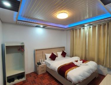 Deluxe Queen Room