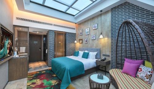 Deluxe Queen Room