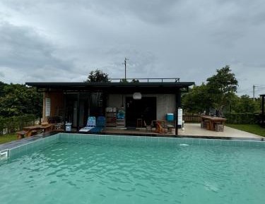 Villa with Garden View