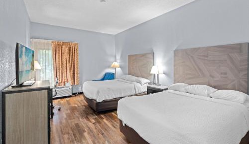 Queen Room with Two Queen Beds - Non-Smoking