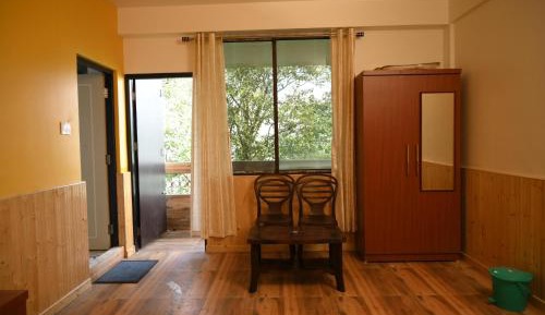 Double or Twin Room with Mountain View