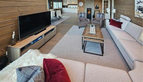 Five-Bedroom Holiday Home