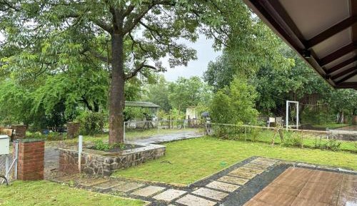 Studio with Garden View