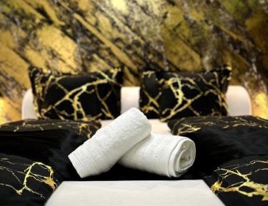 Superior One-Bedroom Apartment with Balcony