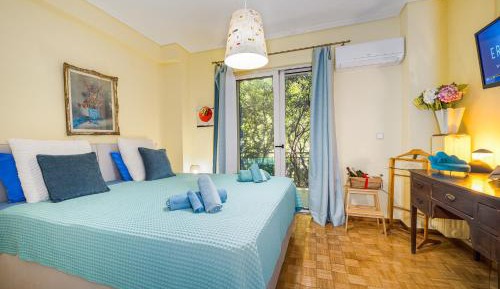 Deluxe One-Bedroom Apartment with Garden View