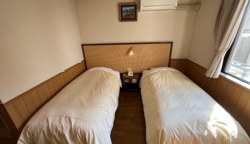 Twin Room - Non-Smoking