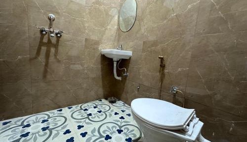 Deluxe Double Room (2 Adults + 1 Child)