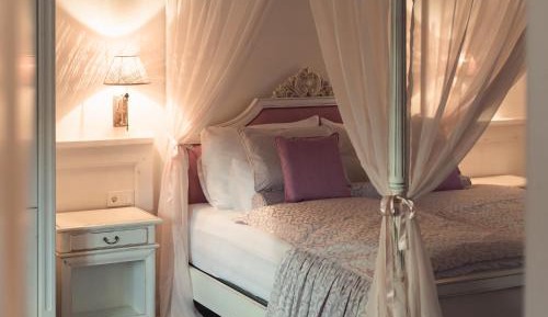Suite with Garden View