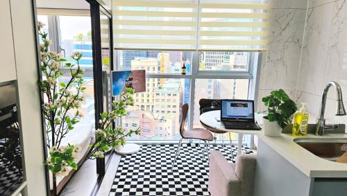 Three-Bedroom Apartment - High Floor