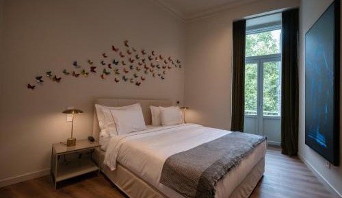 Premier Suite with Balcony