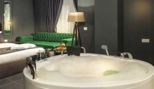 Deluxe Double Room with Bath