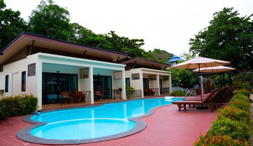 King Room with Pool View