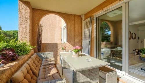 Superior One-Bedroom Apartment