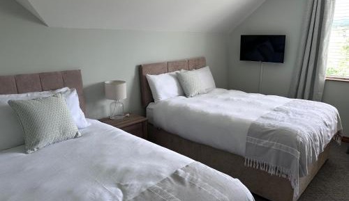 Double or Twin Room with Private External Bathroom
