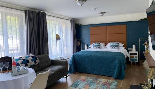 Studio Apartment