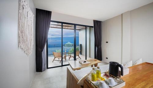 King Suite with Sea View