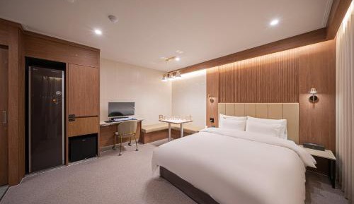 Standard King Room