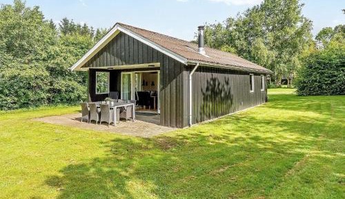 Three-Bedroom Holiday Home 