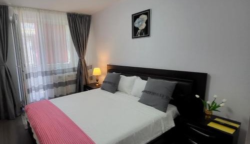 Two-Bedroom Deluxe Apartment with Balcony