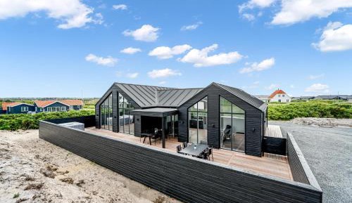 Four-Bedroom Holiday Home