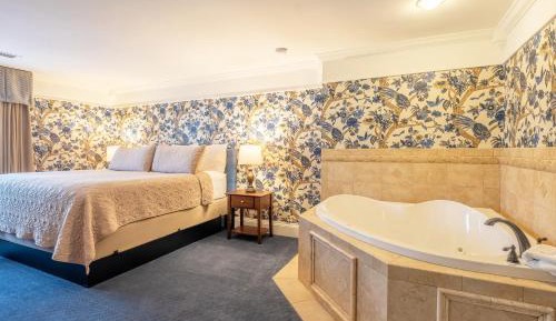 The Nottingham One-Bedroom Suite
