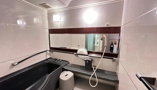 Family Room with Bathroom Room C