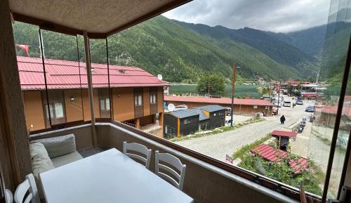 Apartment with Lake View