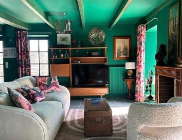 Family Room with Garden View