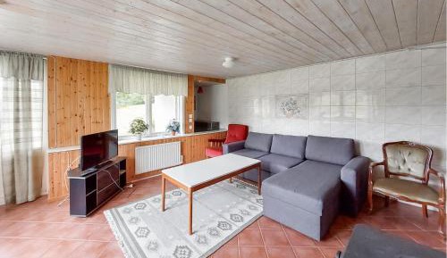 One-Bedroom Holiday Home