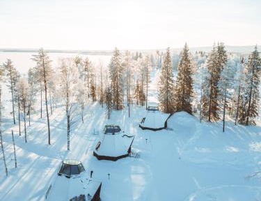 Komsio Glass Igloo Suite