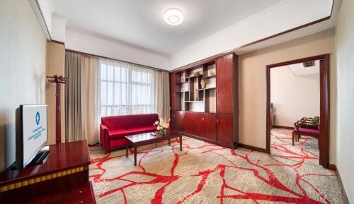 Deluxe Suite