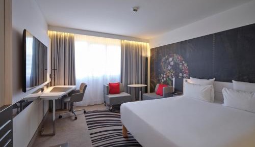 Superior Business Room
