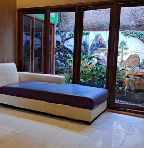 Deluxe Room (2 Adults + 1 Child)