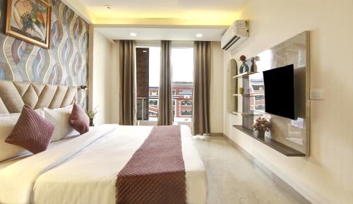 Apartment with View and Balcony