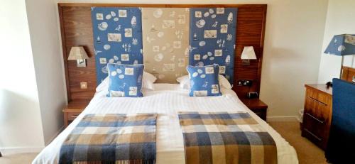 Double or Twin Room with Private Bathroom