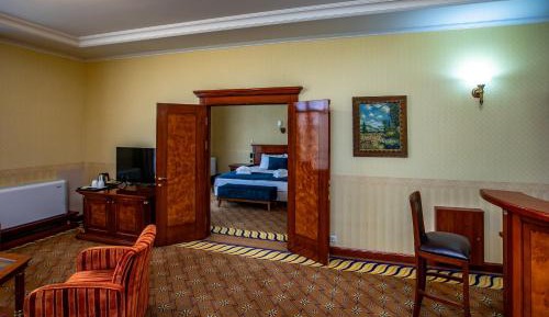 Deluxe Suite