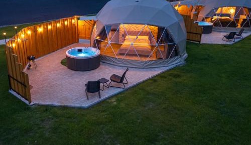 Tent 1