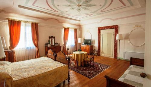 Deluxe Junior Suite - Main Building